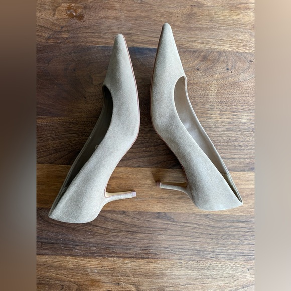 H&M suede pumps Size 6 - Picture 2 of 10